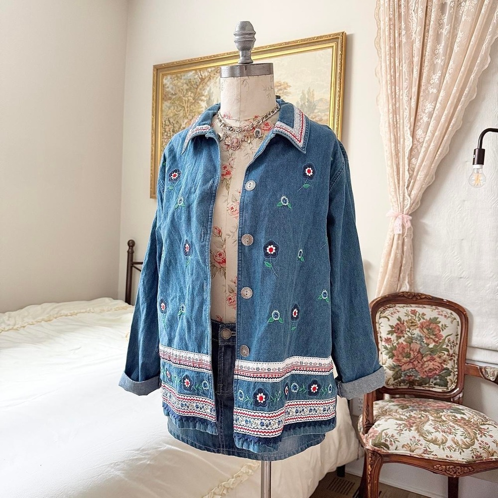Y2K Bobbie Brooks size medium embroidered floral denim jacket
